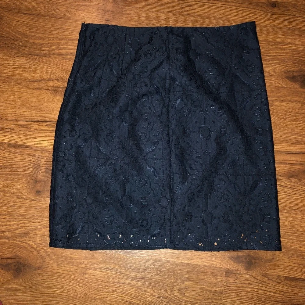 🎀HP🎀 Lace Pencil‎ Skirt